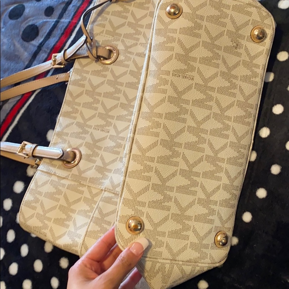 Michael Kors - Picture 3 of 3